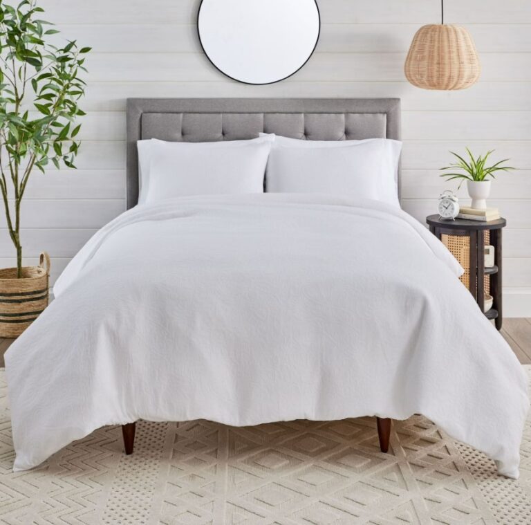 3-Piece Better Homes & Gardens Paisley Matelasse Duvet Cover Set (King) $21.58 17 Better Homes & Gardens